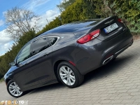 Chrysler 200