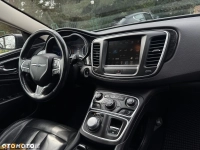 Chrysler 200