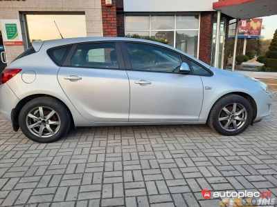 Opel Astra 1.4 Benz 2010 rok 13.600zł