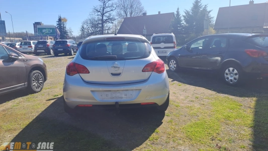 Opel Astra 1.4 Benz 2010 rok 13.600zł