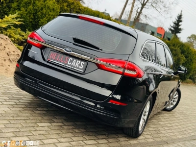 Ford Mondeo 2.0 Hybrid Titanium