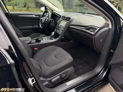Ford Mondeo 2.0 Hybrid Titanium