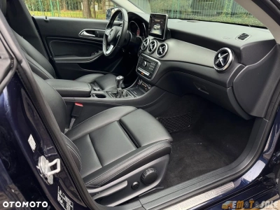 Mercedes-Benz CLA Shooting Brake 180 d AMG Line