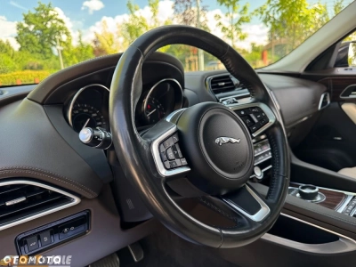 Jaguar F-Pace 25t AWD Prestige