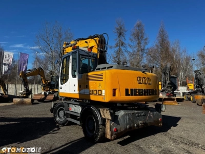 Liebherr A900C