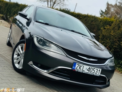Chrysler 200