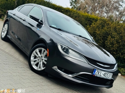 Chrysler 200