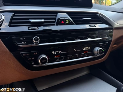 BMW Seria 5 520i Sport Line