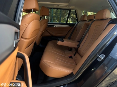 BMW Seria 5 520i Sport Line