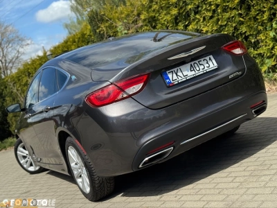 Chrysler 200