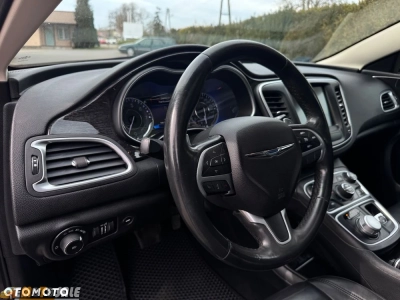 Chrysler 200