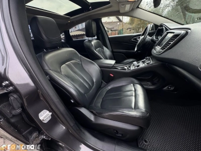Chrysler 200