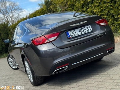 Chrysler 200