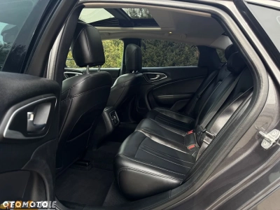 Chrysler 200