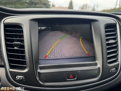 Chrysler 200