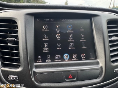 Chrysler 200