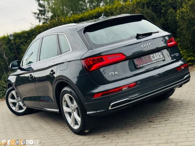 Audi Q5 50 TFSIe quattro S tronic S line business