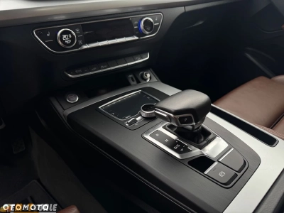 Audi Q5 50 TFSIe quattro S tronic S line business